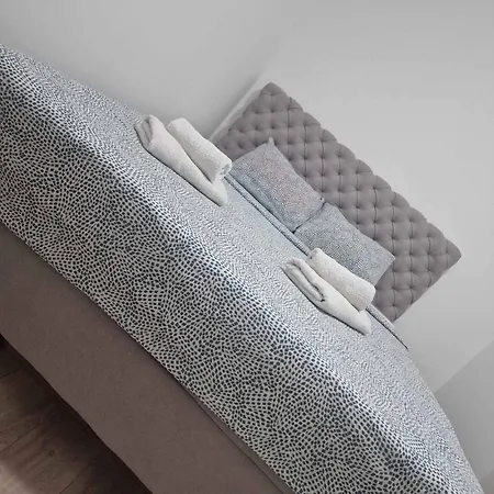 Emili Lux Apartment *