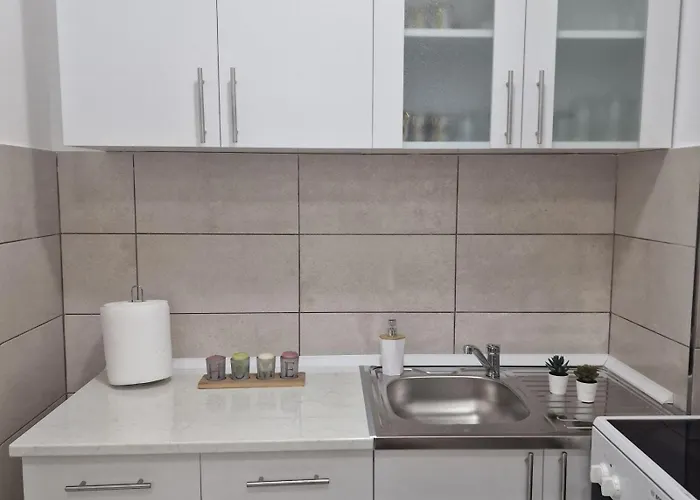 Emili Lux * Jagodina